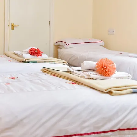 The Warren 3* קרליסל