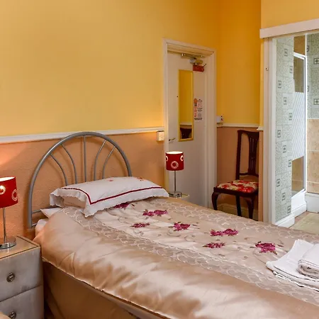 Guest house The Warren 3*